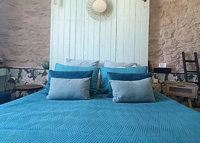 Entre Bastide Et Cité Et Son Rooftop Bed and breakfast