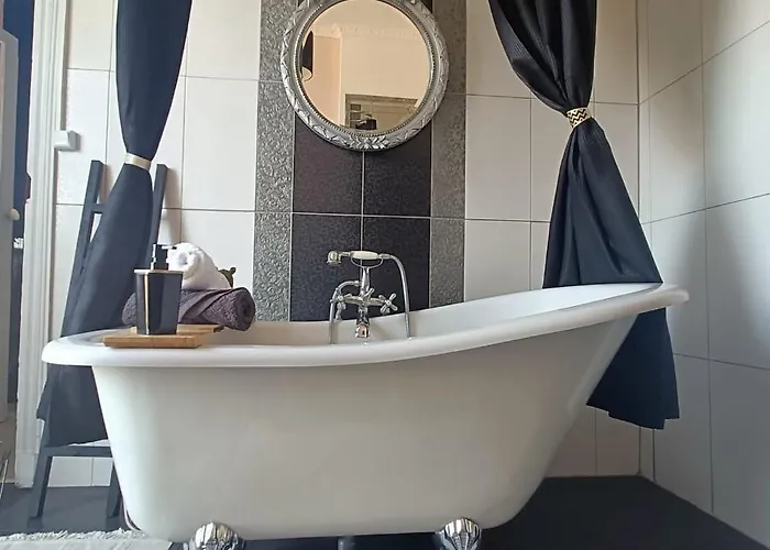 Entre Bastide Et Cité Et Son Rooftop Bed and breakfast 4*